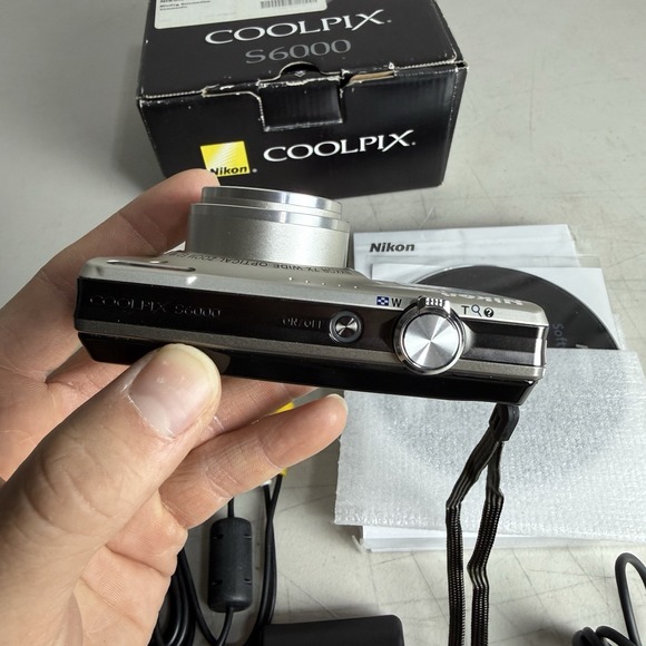 Nikon COOLPIX S6000 14.2MP 7x Zoom Digital Camera Bundle w/ Charger & Battery - Picture 10 of 16